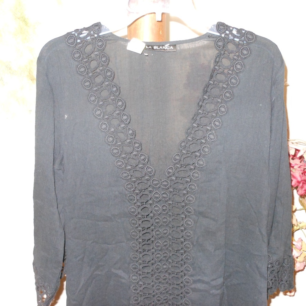 LA BLANCA Peep Show Crochet Cover Up- Size- XS - Picture 4 of 5